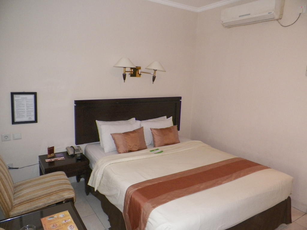 Hotel Guntur Bandung Zimmer foto